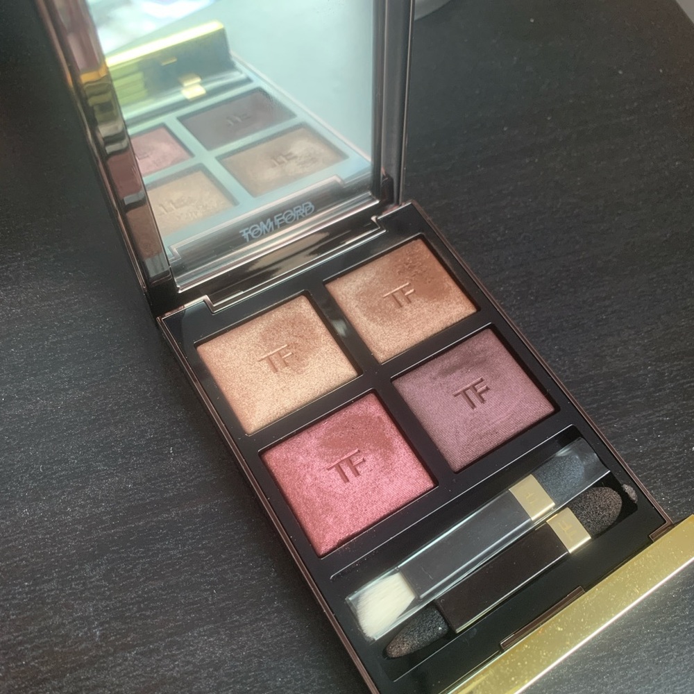 Tom Ford Eyeshadow Quad 04Honeymoon— Rose Gold, Peach, Mauve & Plum
